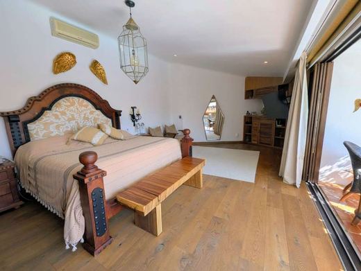 Resort Style Family Estate in San Juan Cosalá