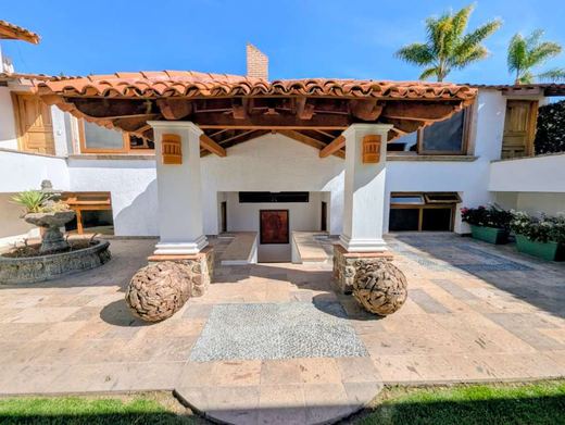 Resort Style Family Estate, photograph 16