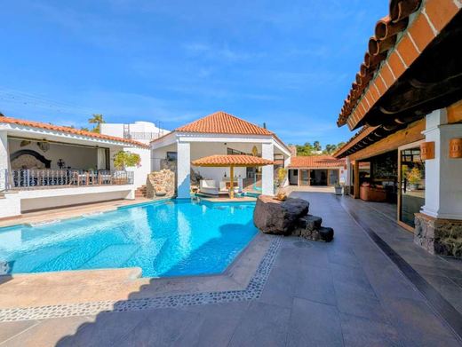 Resort Style Family Estate, photograph 7