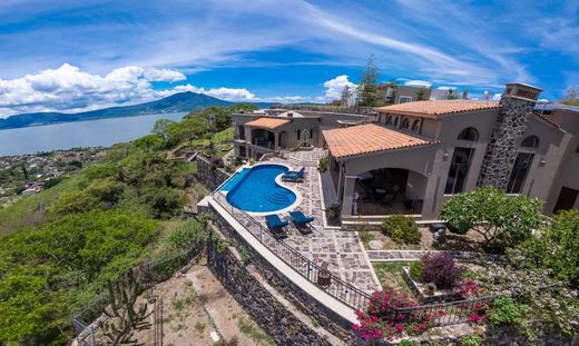 Lakeview Splendor in San Juan Cosalá