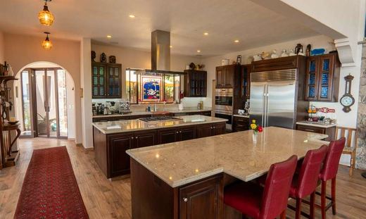 Lakeview Splendor, photograph 9